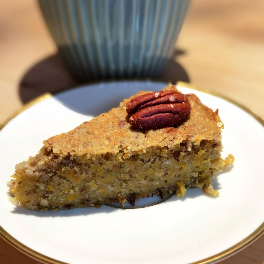 Fatia de bolo de fubá